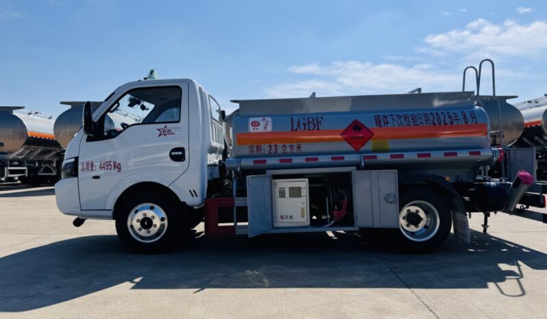 
								small fuel truck dongfeng full									