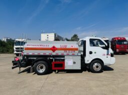 small fuel truck dongfeng