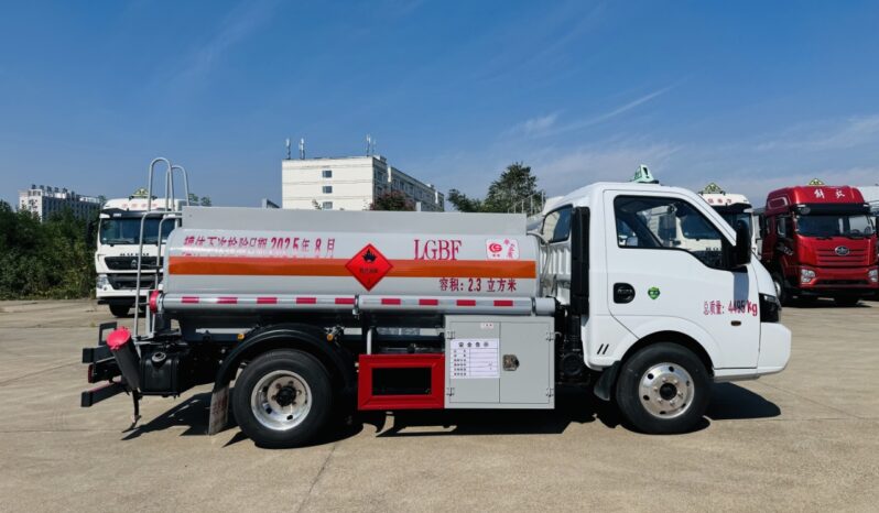 
								small fuel truck dongfeng full									